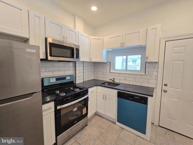 Building Photo - 2613 Oakford St