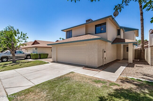 Building Photo - 10023 W Sells Dr
