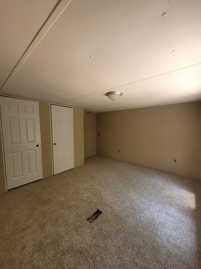 Building Photo - For rent: Madison county-Colbert, GA - Two...