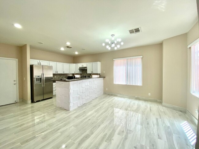 Building Photo - Nice 2-story single-family house with 3 Bedrooms, 2.5 Bathrooms