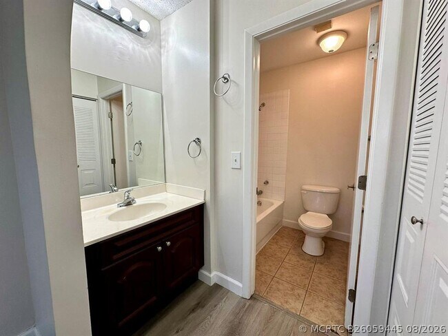 Building Photo - 5641 Riverside Dr