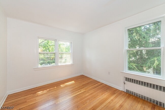 Building Photo - 92 Watchung Ave