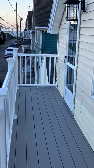 Front deck off the living room - 18 Hancox St