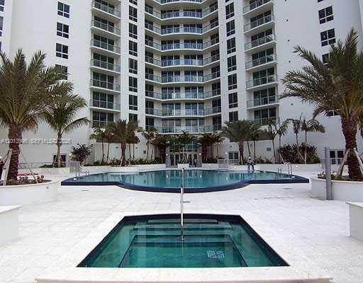 Building Photo - 300 S Biscayne Blvd