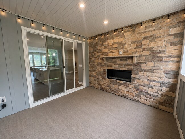 Building Photo - 12 Questover Dr