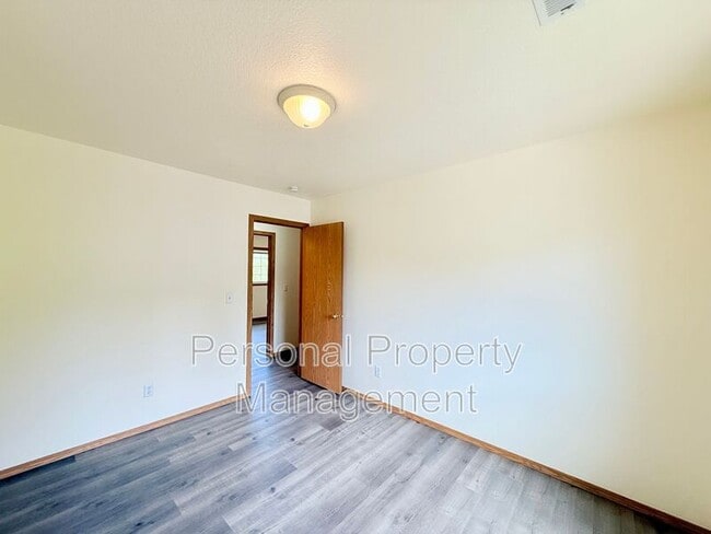 Building Photo - 5621 NE 64th Street