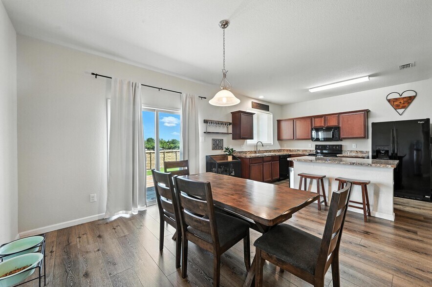 Building Photo - 10525 Wild Meadow Way