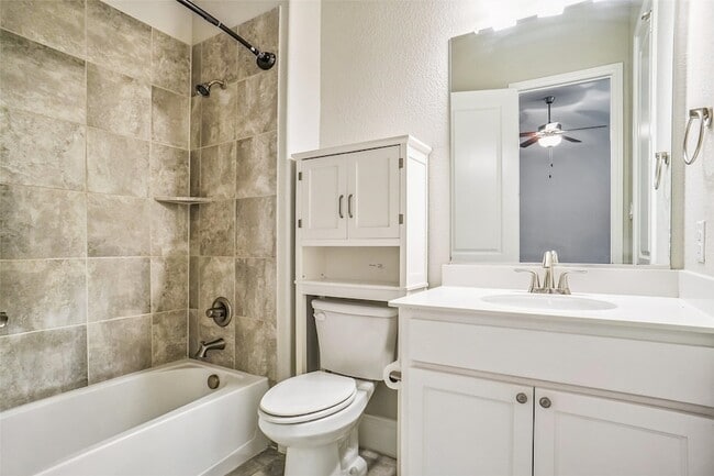 Building Photo - 830 Redstem Dr