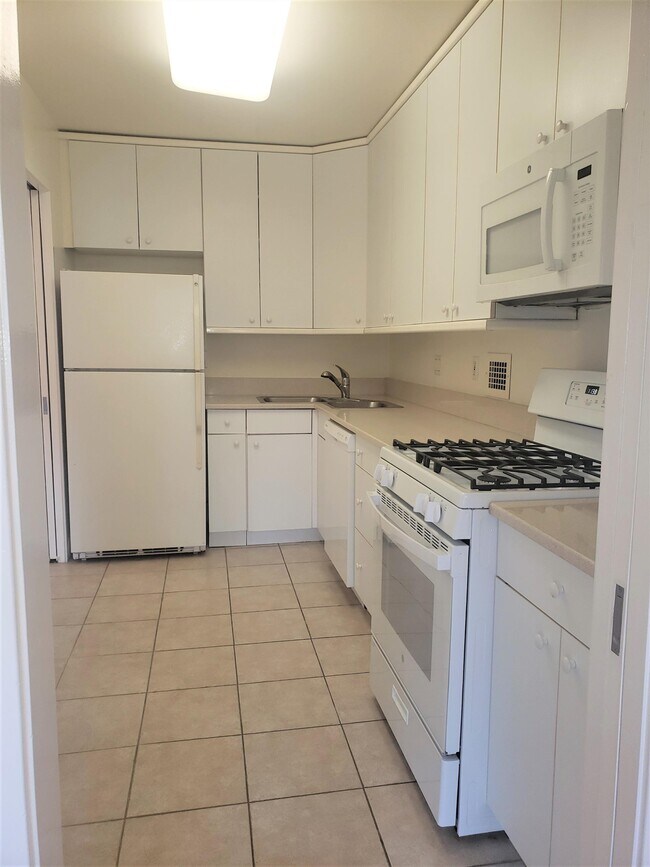 Building Photo - 4515 Willard Ave