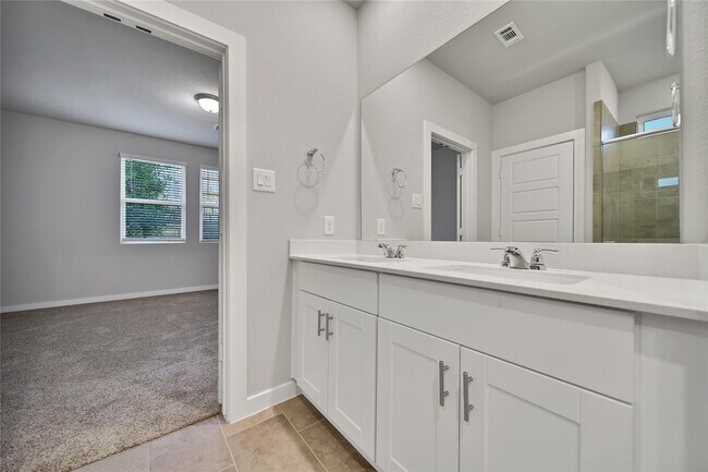 Building Photo - 6609 Lahna Oak Dr