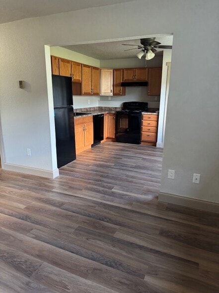 Kitchen - 350 S Poplar Ave