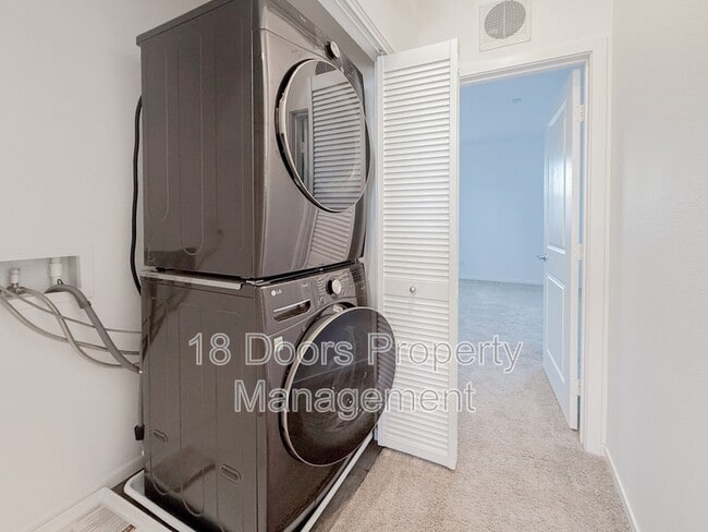 Building Photo - 1038 Cooper Pl