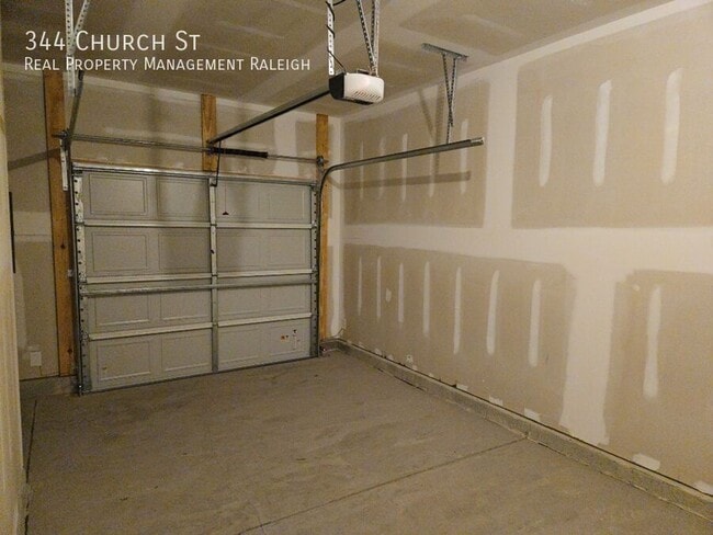 Building Photo - 344 Church St