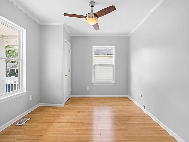 Building Photo - 1032 Moreland Ave