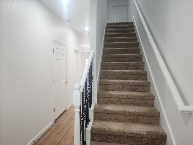 Building Photo - 6719 Roanoke St