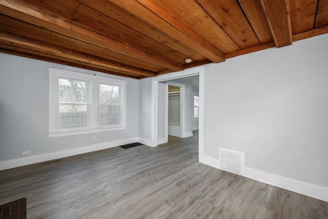 Building Photo - 221 Elm St