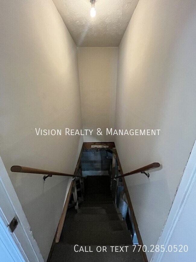Building Photo - 55 S Greenwood Dr