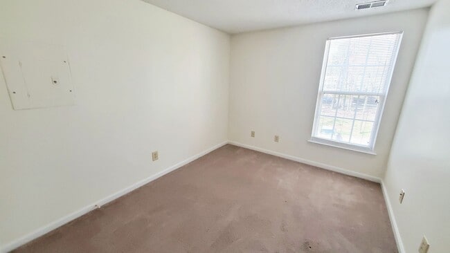 Building Photo - Updated condo across from UNCC!! Dont Miss...