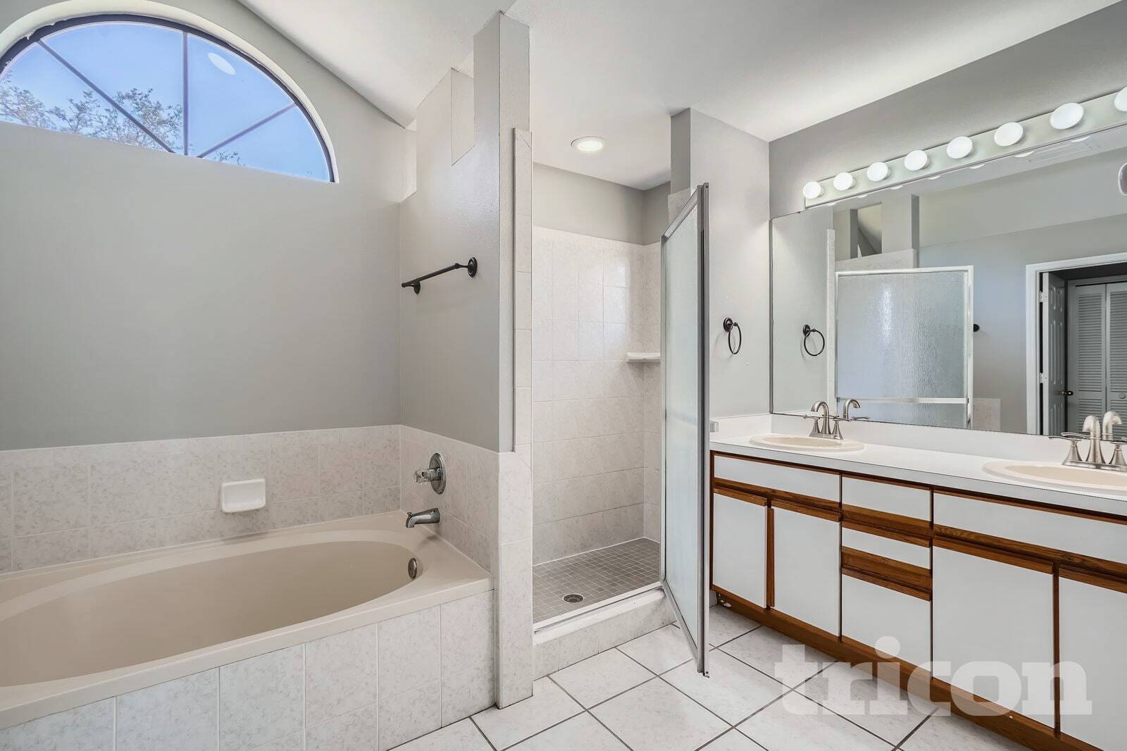 Building Photo - 3213 Stevenson St