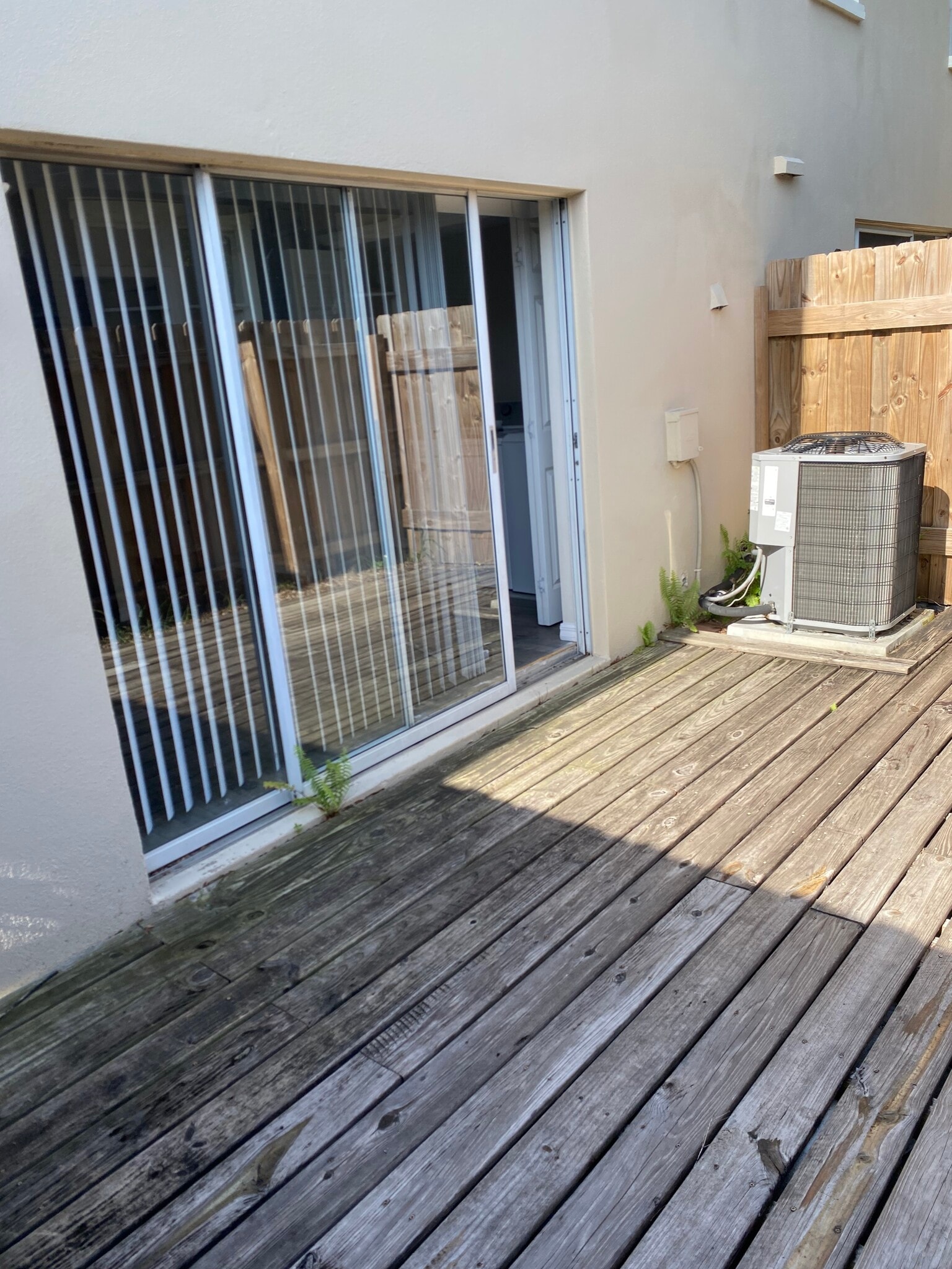 Building Photo - 308 S Gomez Ave