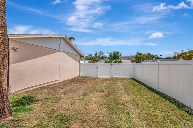 Building Photo - 4712 114th St N