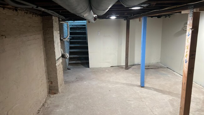 Building Photo - 143 Martz Ave