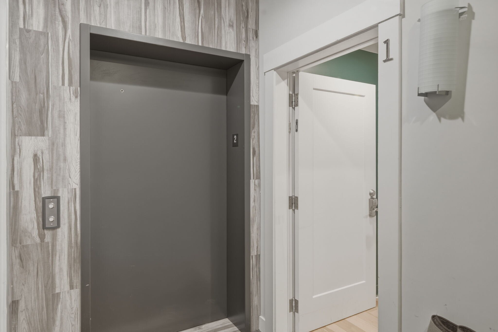 Building Photo - 186 Paris St