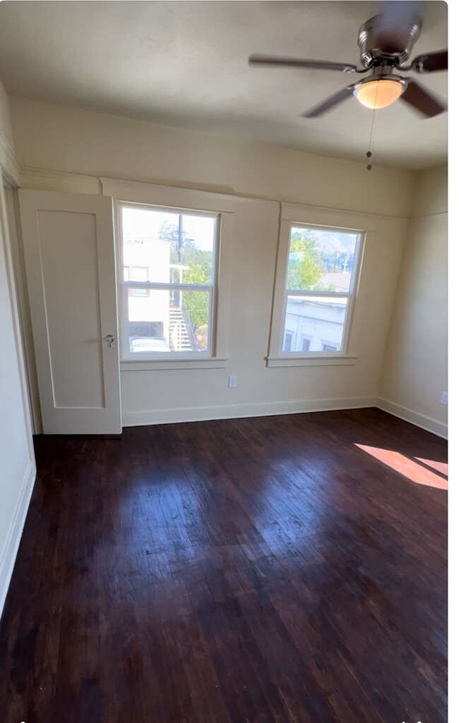 Large Bedroom with walk-in closet - 123 E Avenue 44