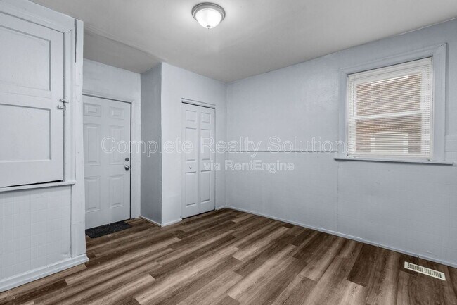 Building Photo - 3530 Oregon Ave