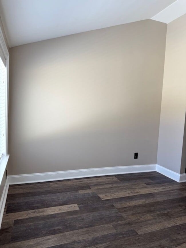 Building Photo - Chapel Creek