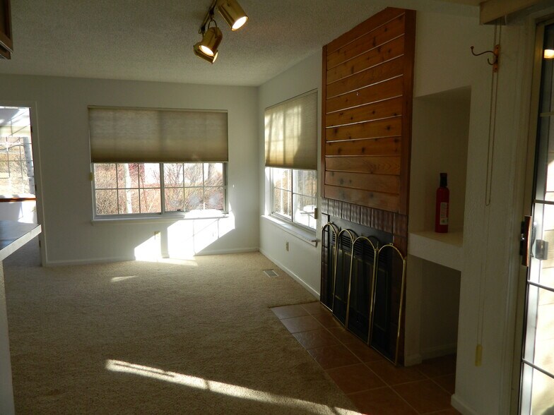 Building Photo - 6036 Gunbarrel Ave