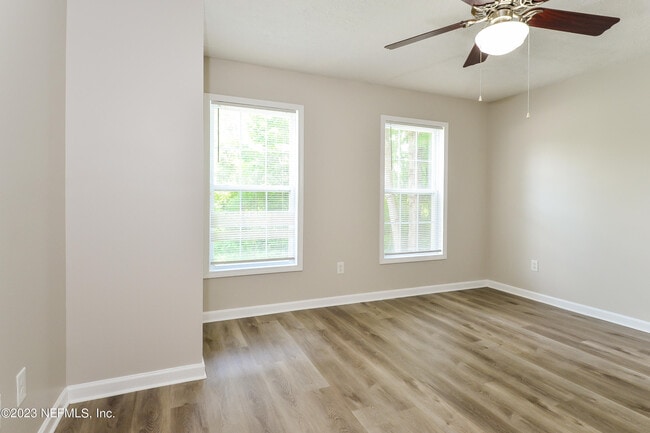 Building Photo - 12290 Versailles St