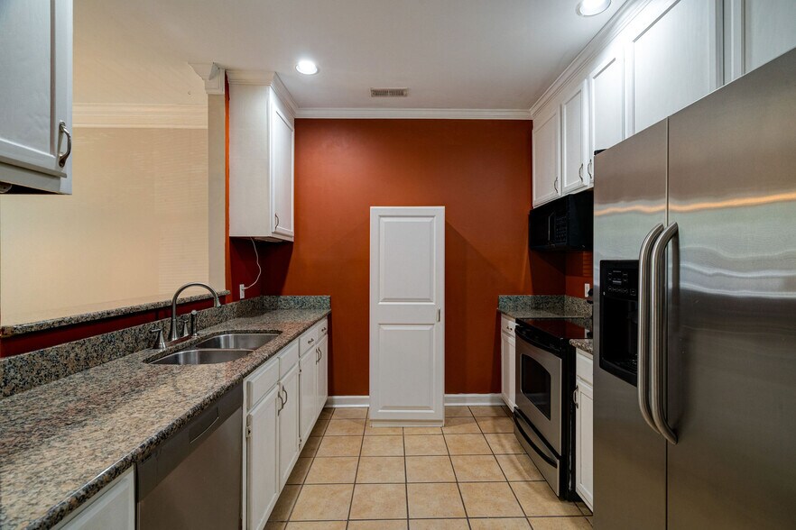 Building Photo - 5813 Wrightsville Ave