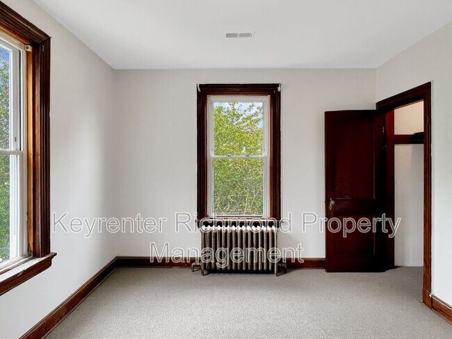 Building Photo - 2806 Hawthorne Ave