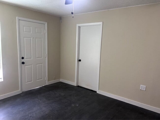 Building Photo - 7918 Woodlyn Rd