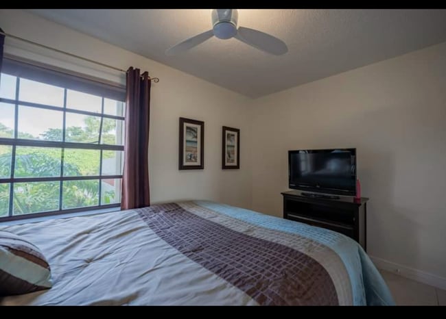 Building Photo - 303 Liberty Ct