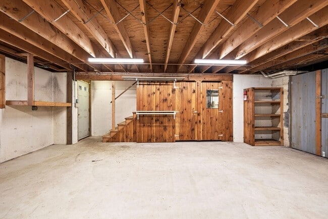 Building Photo - 66 Converse Rd