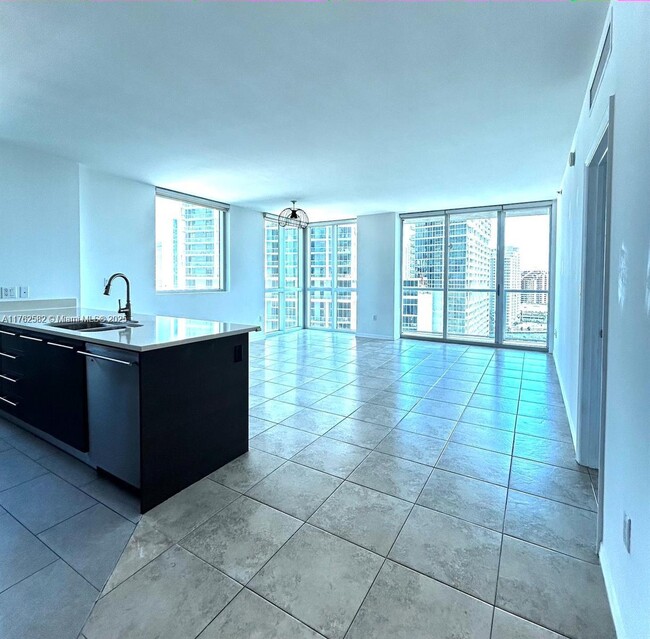 Building Photo - 500 Brickell Ave