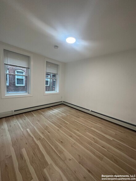 Building Photo - 113 Orleans St