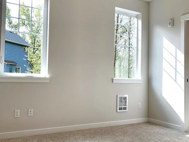 Building Photo - 2 bed/1 bath in Southeast Redmond