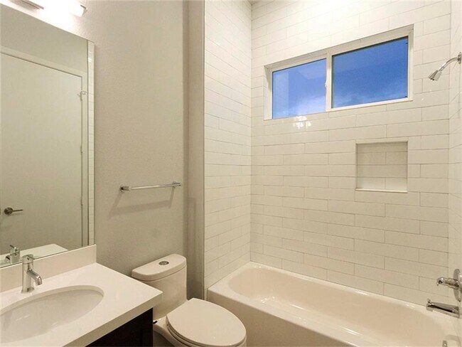 Building Photo - Modern Elegance in Garden Oaks – Style, Co...