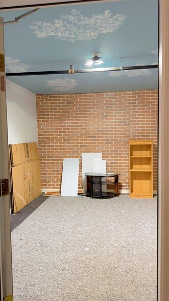 Building Photo - 115 Timber Creek Dr