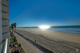 Building Photo - 3285 Ocean Front Walk