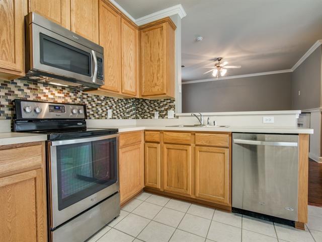 Building Photo - 10120 Cherry Hill Ln