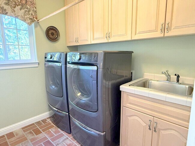 Building Photo - NEW PRICE ! Westside Alamo Custom Estate W...