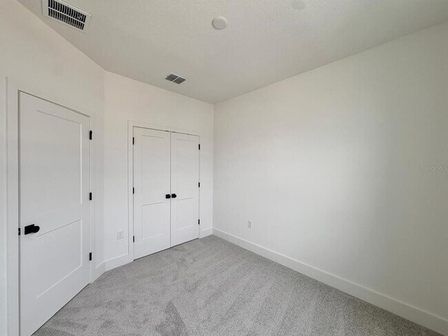 Building Photo - 15190 Groveside Rd