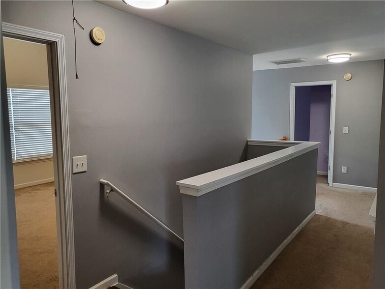 Building Photo - 950 Rockbass Rd