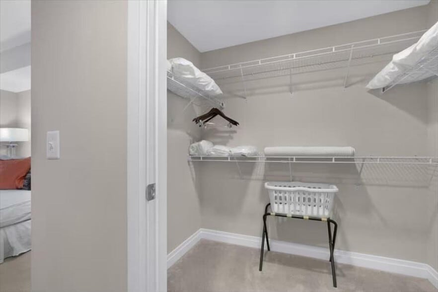 Building Photo - 3718 Midtown Dr