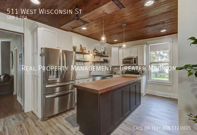 Building Photo - 511 W Wisconsin St
