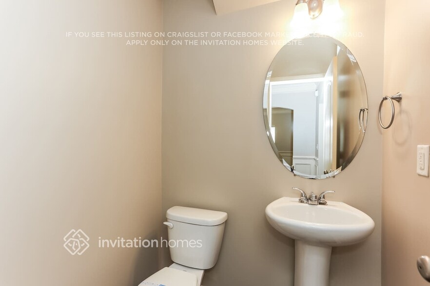 Building Photo - 3640 Brookhollow Dr